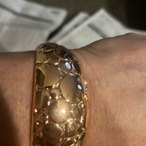 Nwt rose golden tarnish free bracelet